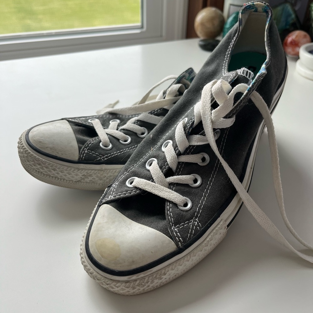 Grey Women’s Converse Low Tops
